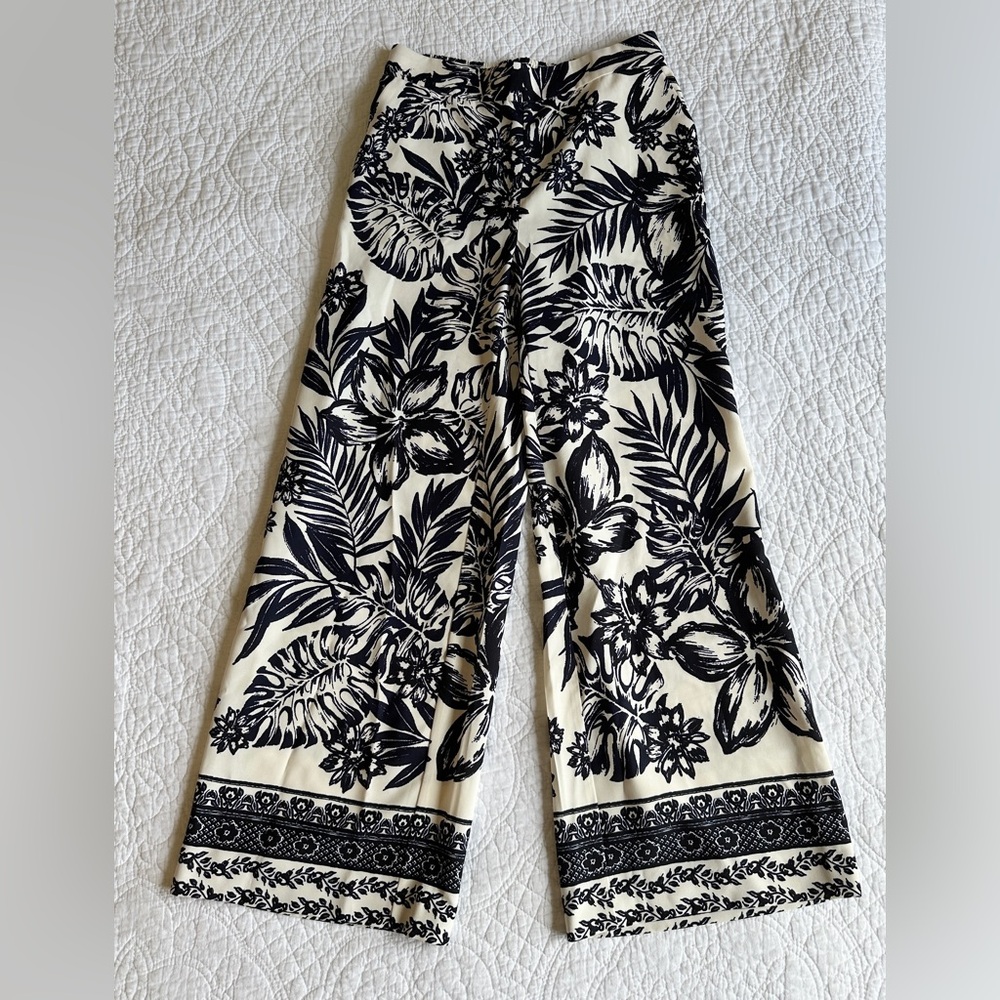 PHILOSOPHY REPUBLIC Size XS Wide Leg Pull-On Pleated Front Palazzo Pants Floral